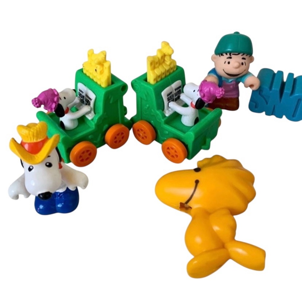 Vintage Peanuts Snoopy Charlie Brown Toys Lot Of Eight. - Picture 2 of 13